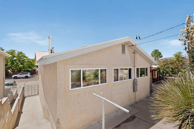1612 Princeton Drive SE, Albuquerque, NM 87106