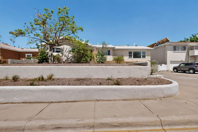1612 Princeton Drive SE, Albuquerque, NM 87106