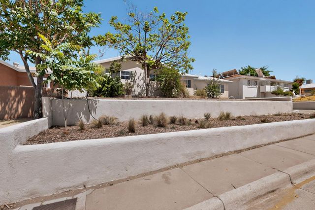 1612 Princeton Drive SE, Albuquerque, NM 87106