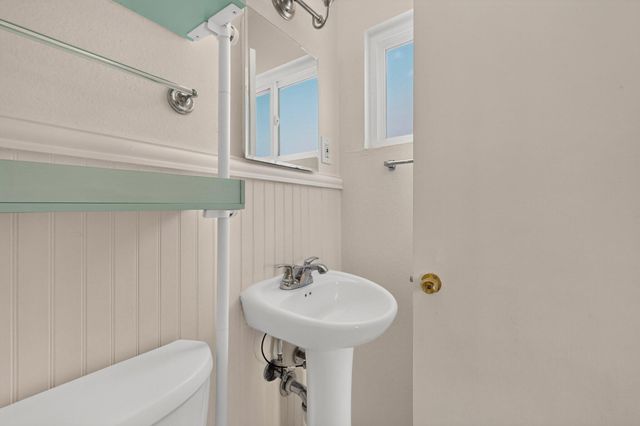 1612 Princeton Drive SE, Albuquerque, NM 87106