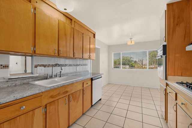 1612 Princeton Drive SE, Albuquerque, NM 87106