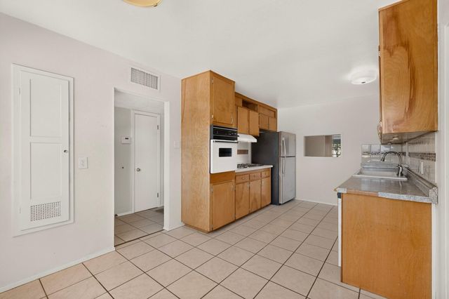 1612 Princeton Drive SE, Albuquerque, NM 87106