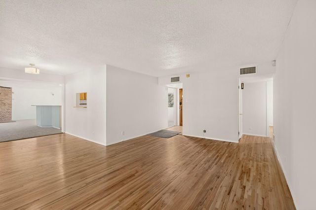 1612 Princeton Drive SE, Albuquerque, NM 87106
