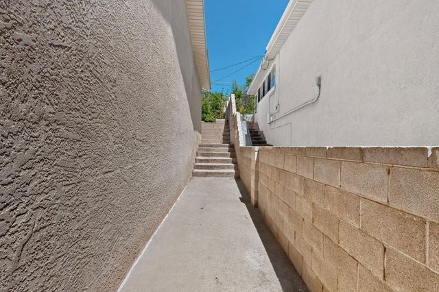 1612 Princeton Drive SE, Albuquerque, NM 87106
