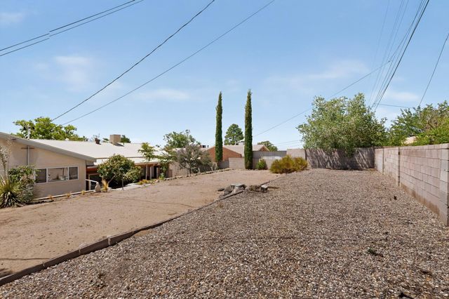 1612 Princeton Drive SE, Albuquerque, NM 87106