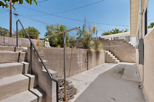 1612 Princeton Drive SE, Albuquerque, NM 87106