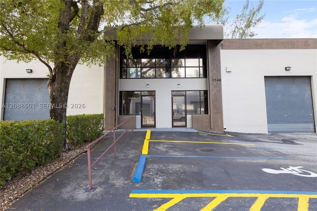 1740 NW 93 AV 1740, Doral, FL 33172