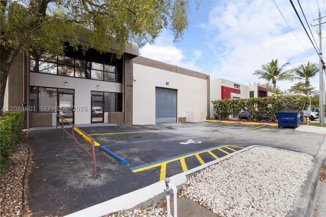 1740 NW 93 AV 1740, Doral, FL 33172