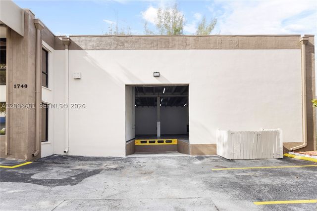 1740 NW 93 AV 1740, Doral, FL 33172