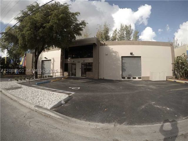 1740 NW 93 AV 1740, Doral, FL 33172