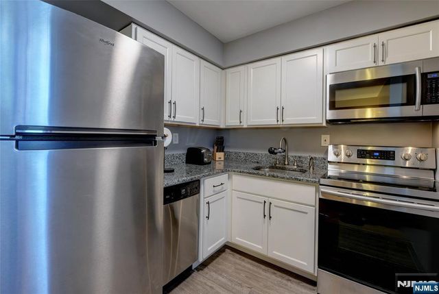 520 Turnpike C221, Pequannock Township, NJ 07444