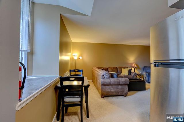 520 Turnpike C221, Pequannock Township, NJ 07444