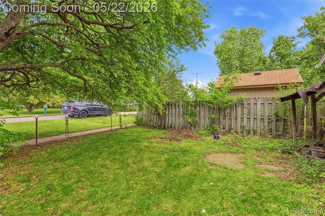 47735 Jeffry, Utica, MI 48317