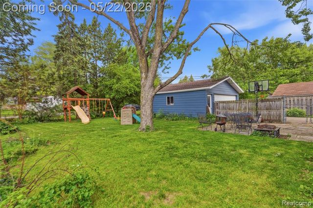 47735 Jeffry, Utica, MI 48317