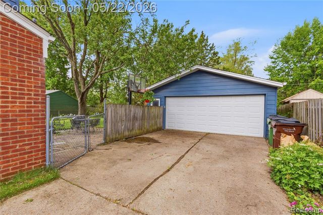 47735 Jeffry, Utica, MI 48317