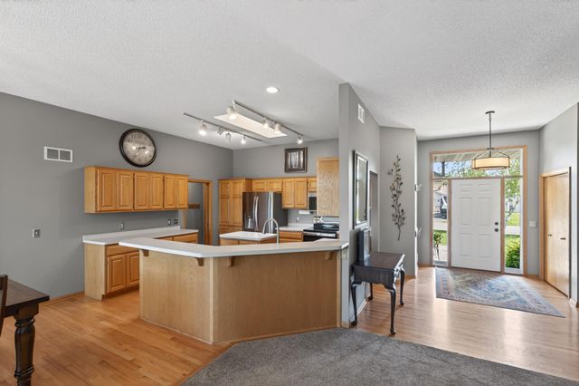 7148 Maryland Circle, Savage, MN 55378