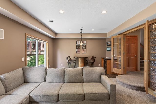 7148 Maryland Circle, Savage, MN 55378