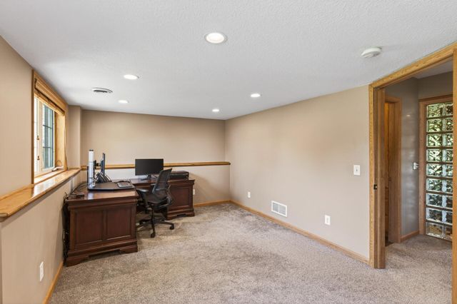 7148 Maryland Circle, Savage, MN 55378