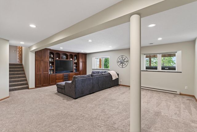7148 Maryland Circle, Savage, MN 55378