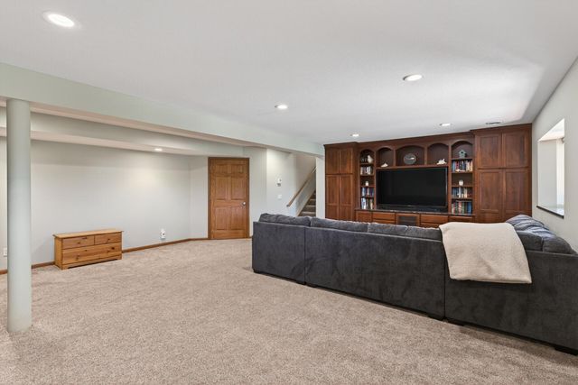 7148 Maryland Circle, Savage, MN 55378