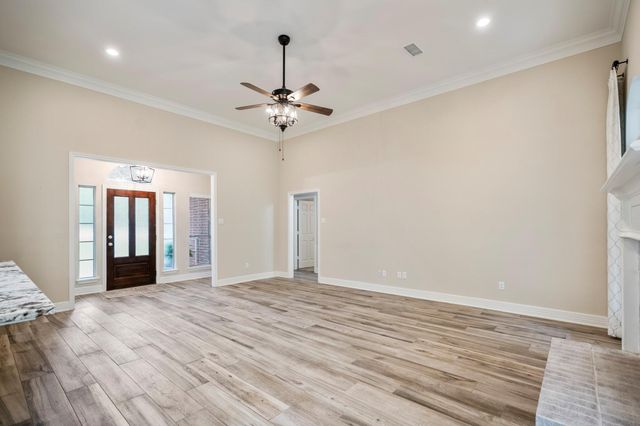 8911 Diamante Drive, Magnolia, TX 77354