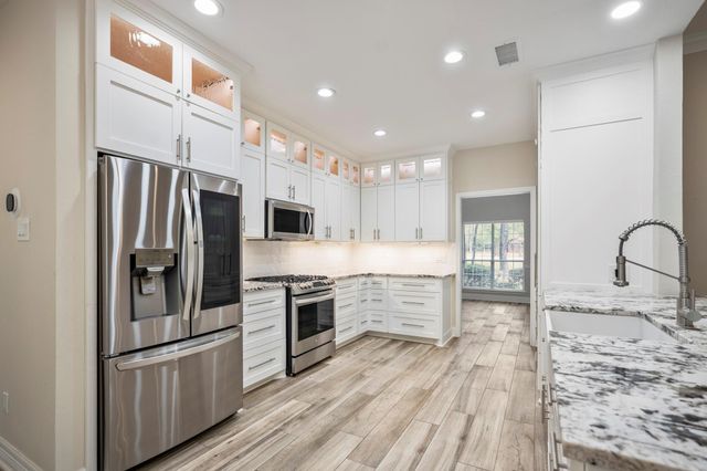 8911 Diamante Drive, Magnolia, TX 77354