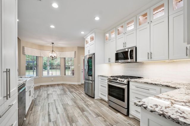 8911 Diamante Drive, Magnolia, TX 77354