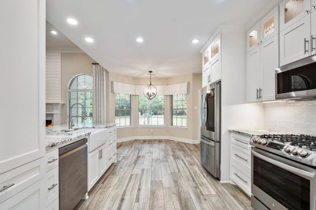 8911 Diamante Drive, Magnolia, TX 77354