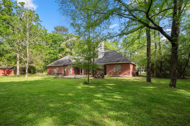 8911 Diamante Drive, Magnolia, TX 77354