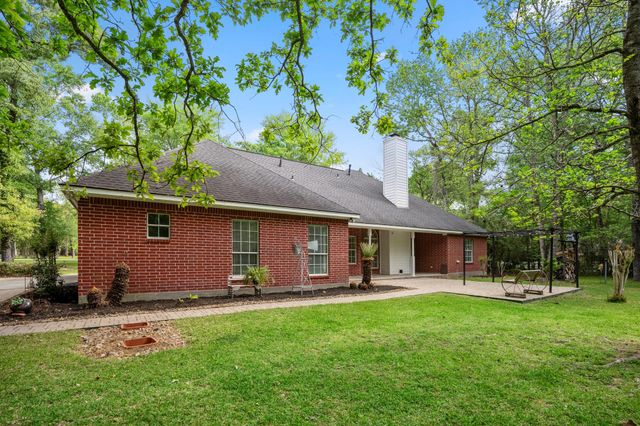 8911 Diamante Drive, Magnolia, TX 77354