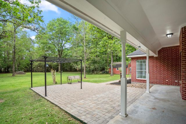 8911 Diamante Drive, Magnolia, TX 77354