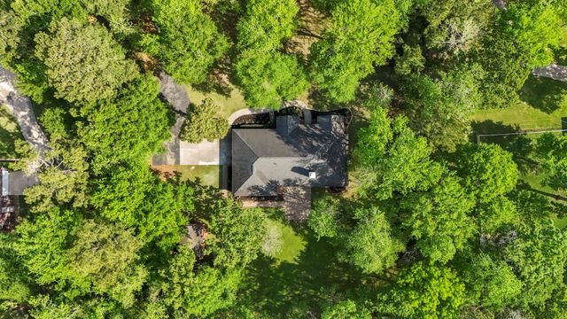 8911 Diamante Drive, Magnolia, TX 77354