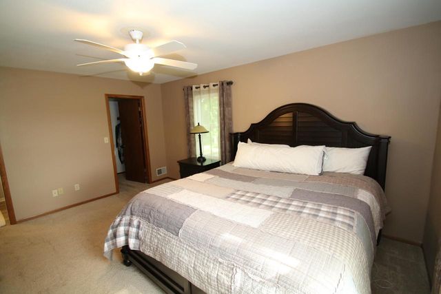 1400 S Ridgeway ROAD, New Berlin, WI 53146