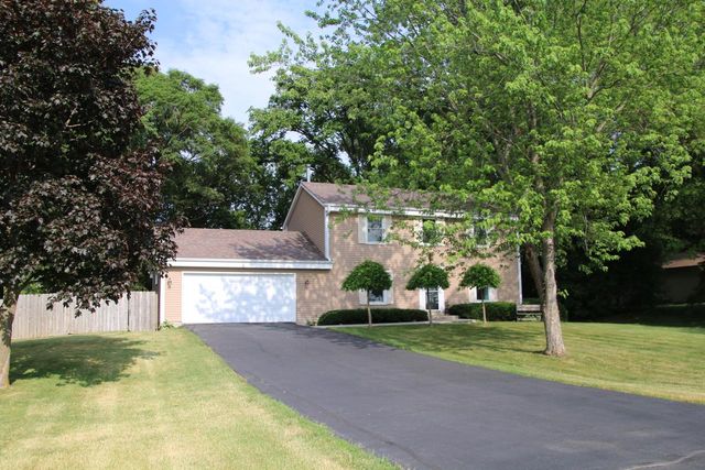 1400 S Ridgeway ROAD, New Berlin, WI 53146
