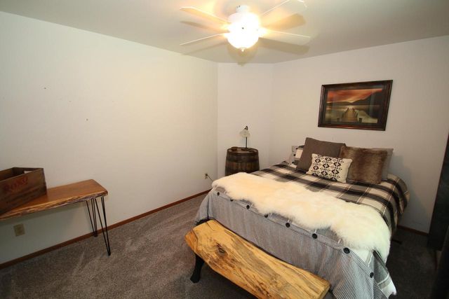 1400 S Ridgeway ROAD, New Berlin, WI 53146