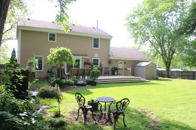 1400 S Ridgeway ROAD, New Berlin, WI 53146