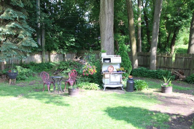 1400 S Ridgeway ROAD, New Berlin, WI 53146