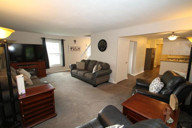 1400 S Ridgeway ROAD, New Berlin, WI 53146