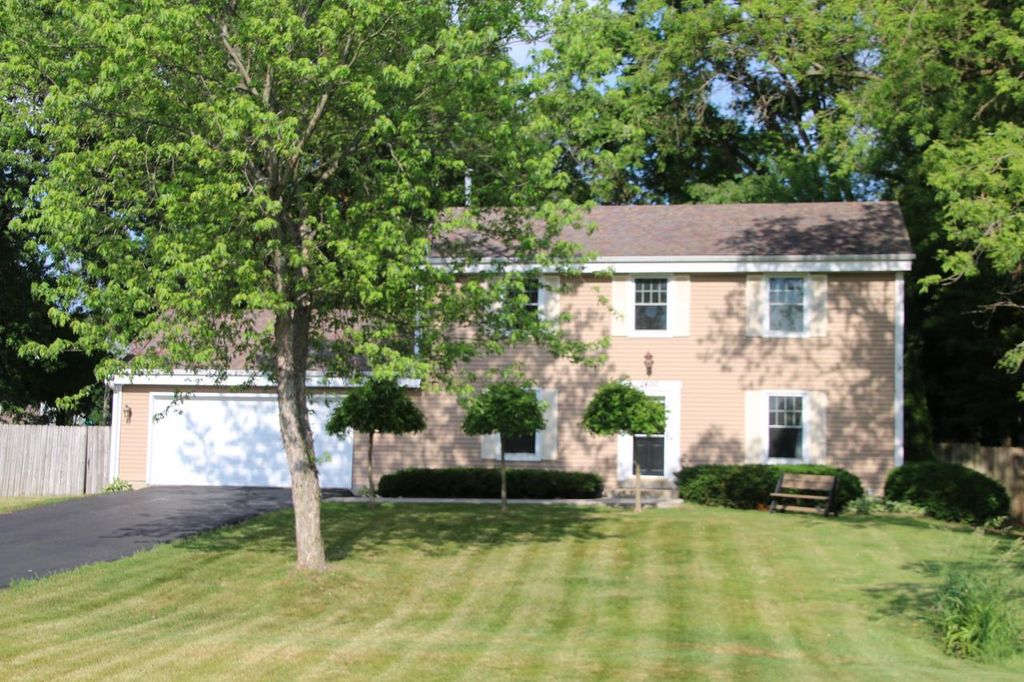 1400 S Ridgeway ROAD, New Berlin, WI 53146