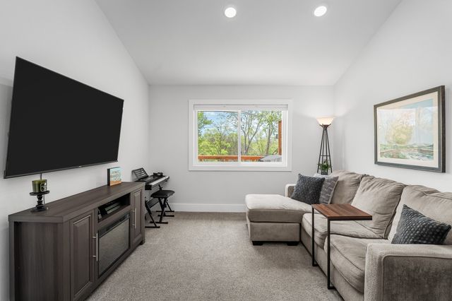 1235 Hartsfield Dr, Columbia, TN 38401