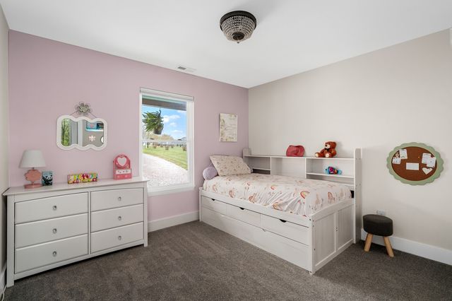 1235 Hartsfield Dr, Columbia, TN 38401