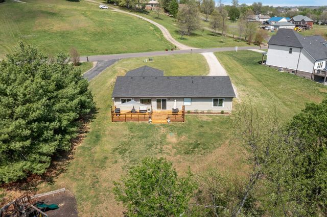 1235 Hartsfield Dr, Columbia, TN 38401