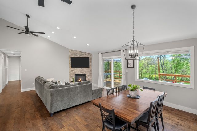 1235 Hartsfield Dr, Columbia, TN 38401