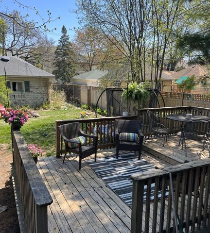330 N Ridgeland Avenue, Oak Park, IL 60302