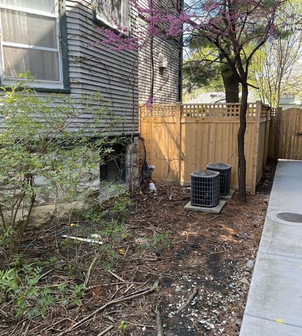 330 N Ridgeland Avenue, Oak Park, IL 60302