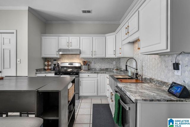 158 SOMMERSBY CIRCLE, Pelham, AL 35124