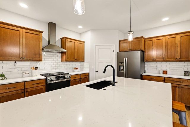 525 Fox Den Drive, Waunakee, WI 53597