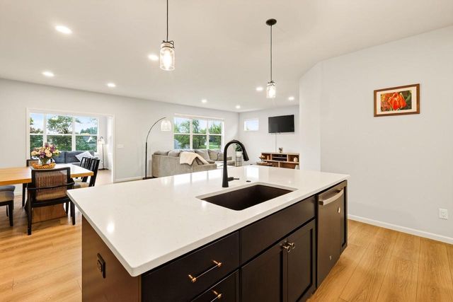 525 Fox Den Drive, Waunakee, WI 53597