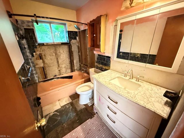 704 Sullivan CIR, Virginia Beach, VA 23455
