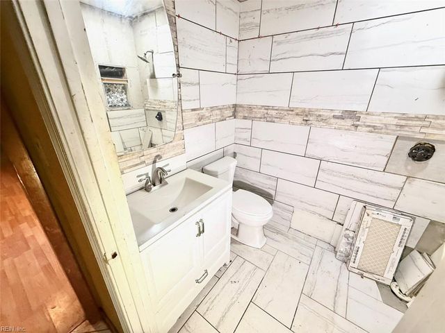 704 Sullivan CIR, Virginia Beach, VA 23455